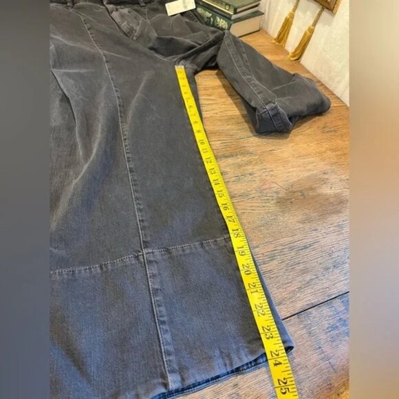 Pilcro Black Barrel Jeans NWT - Picture 7 of 10